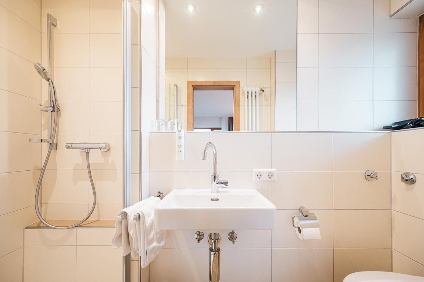 Hotel Goldener Engel イリンゲン エクステリア 写真
